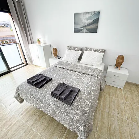 Black Style * Λορέτ Ντε Μαρ